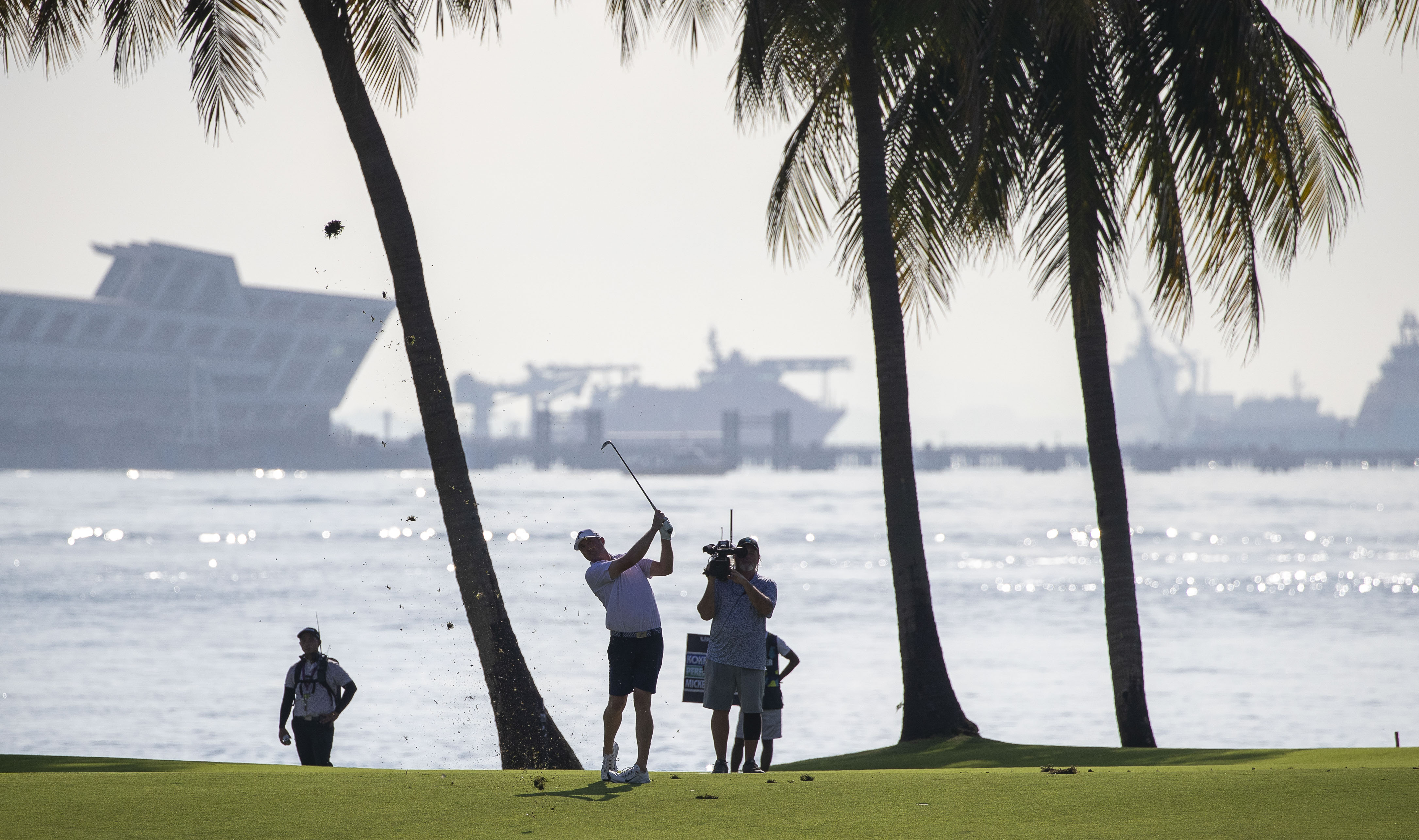 Silhouettes, Sentosa