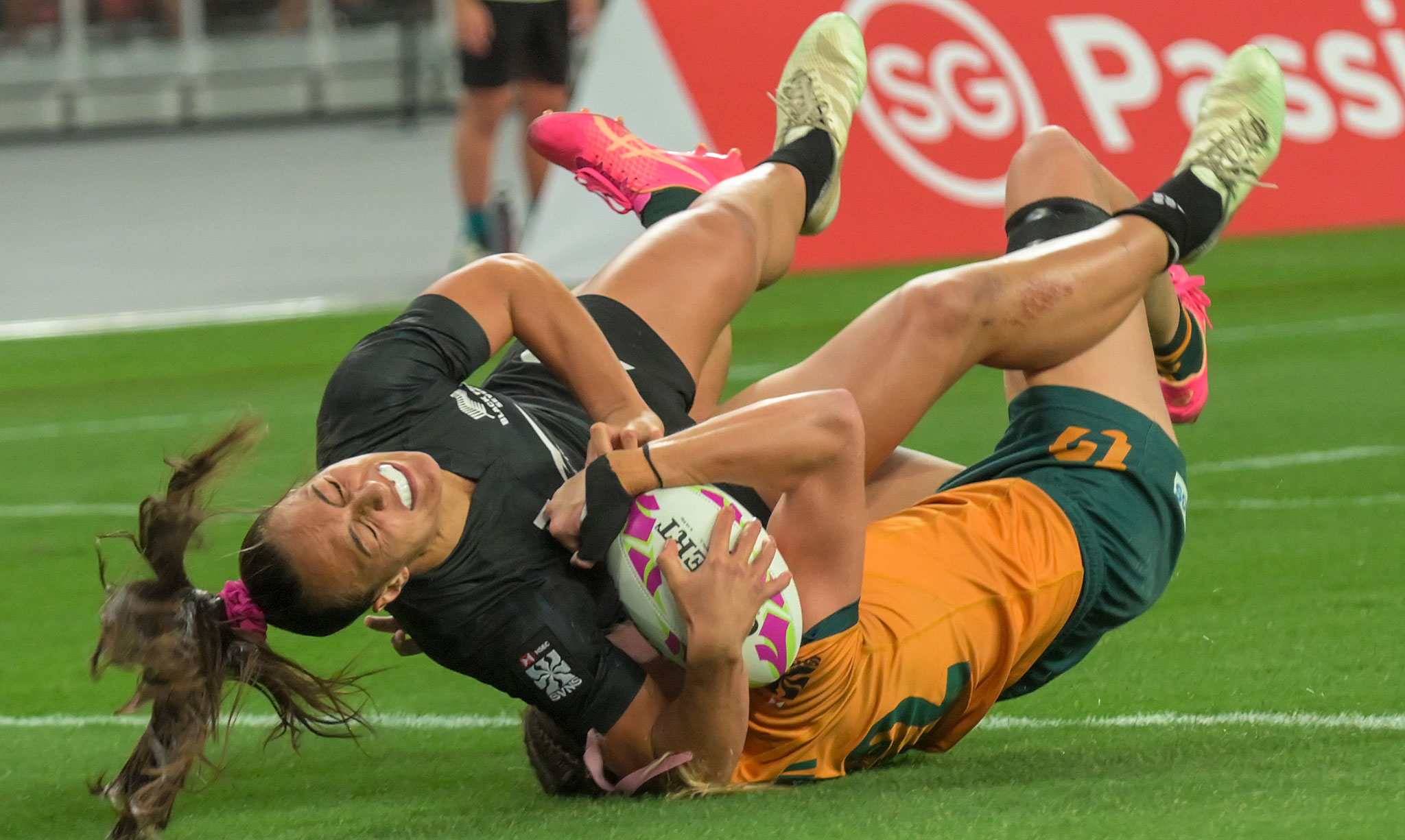 Tackle, player airborne
