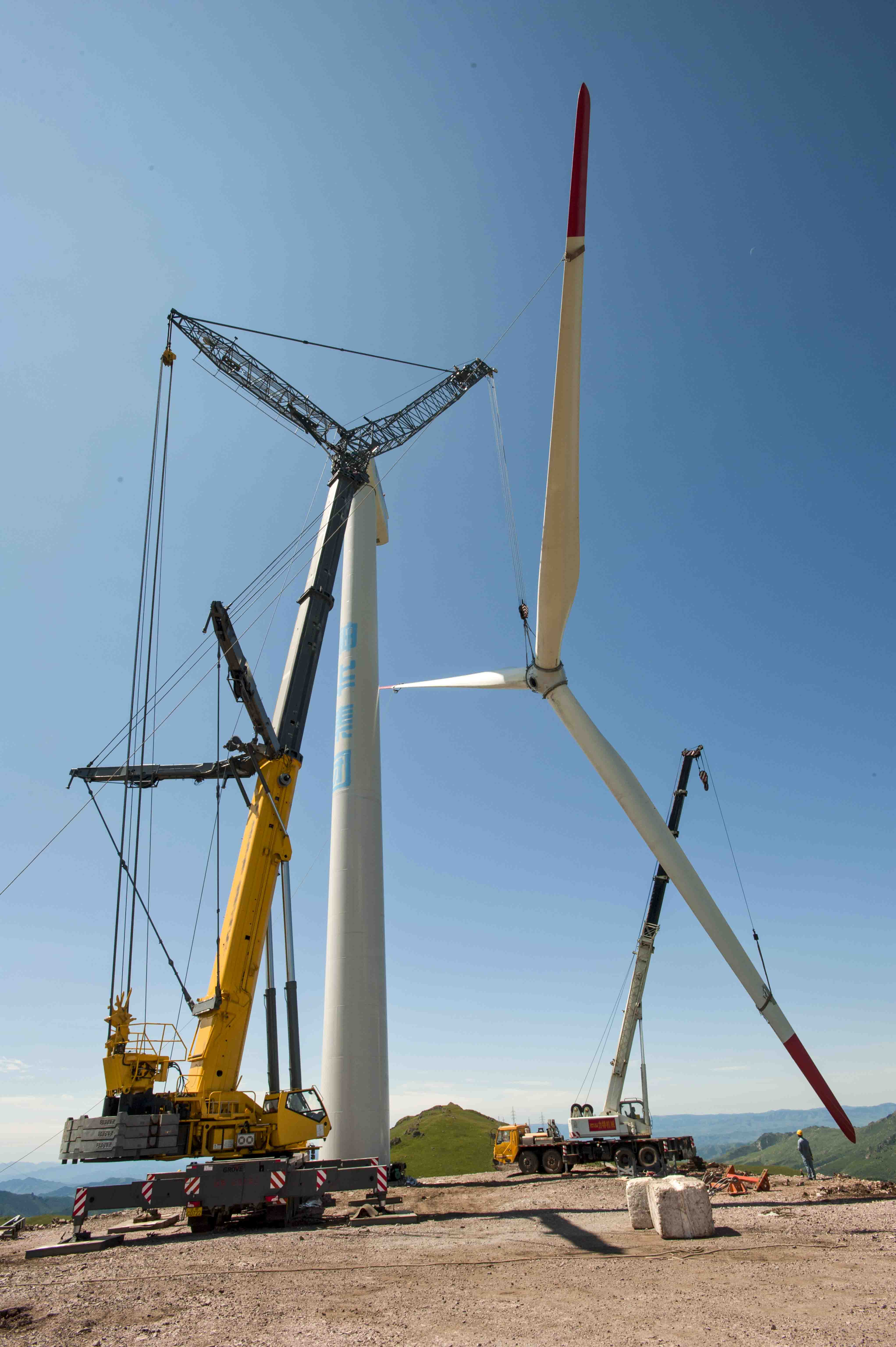 Crane erecting turbine